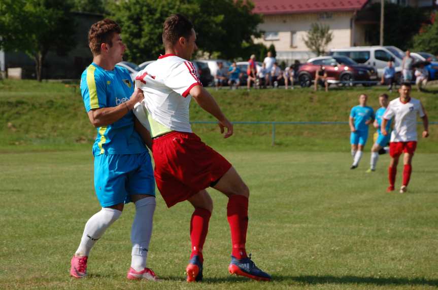 Tempo Nienaszów - Przełom Besko 4-3