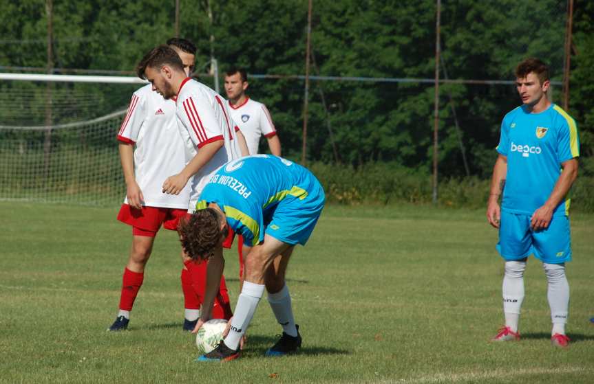 Tempo Nienaszów - Przełom Besko 4-3