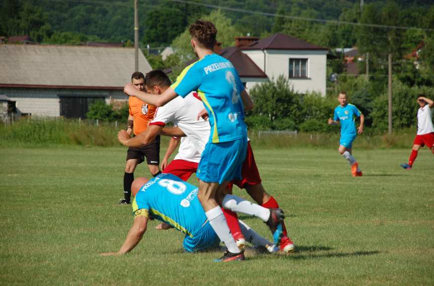 Tempo Nienaszów - Przełom Besko 4-3