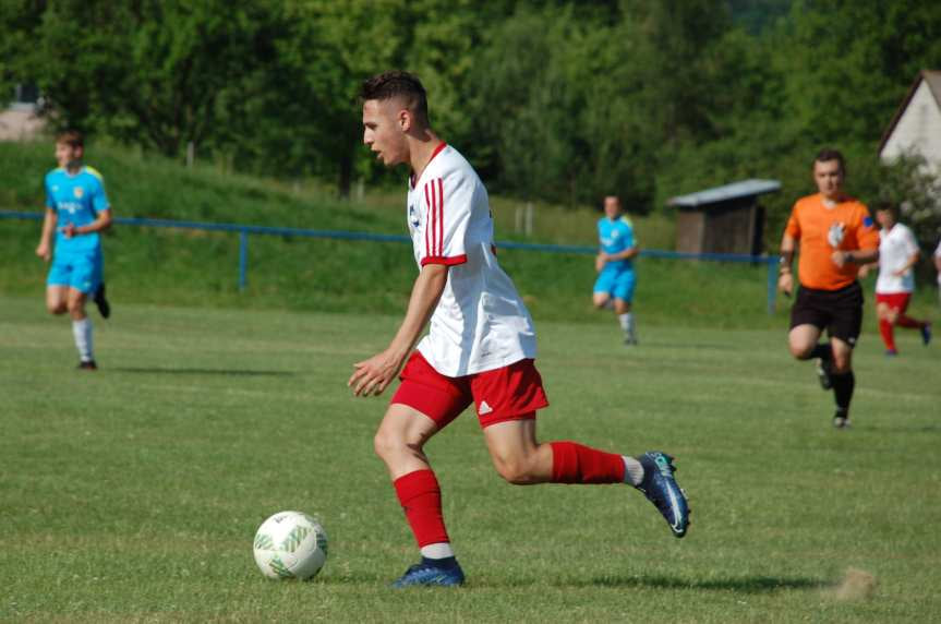 Tempo Nienaszów - Przełom Besko 4-3