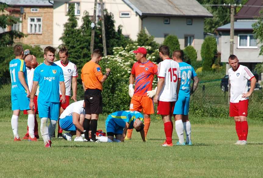 Tempo Nienaszów - Przełom Besko 4-3