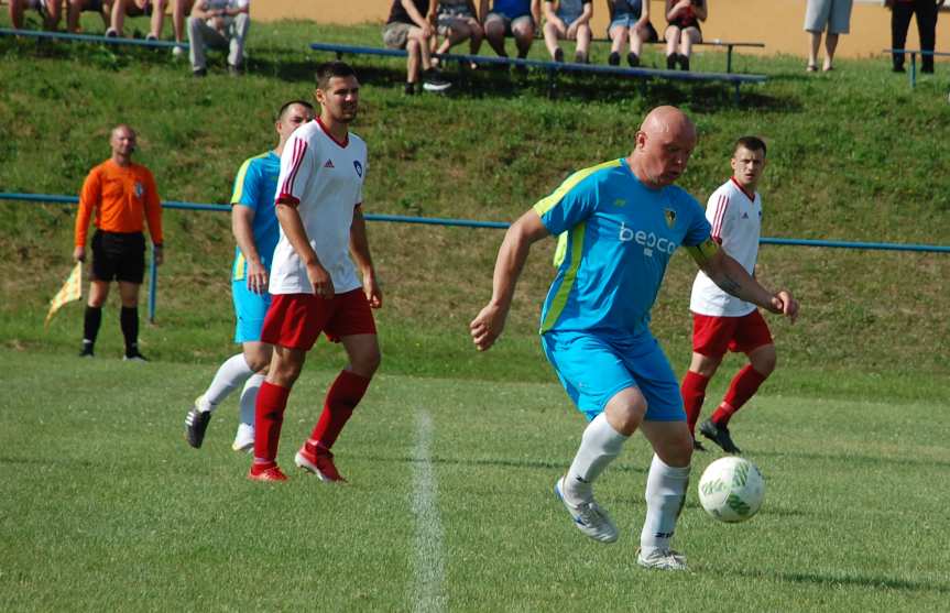 Tempo Nienaszów - Przełom Besko 4-3