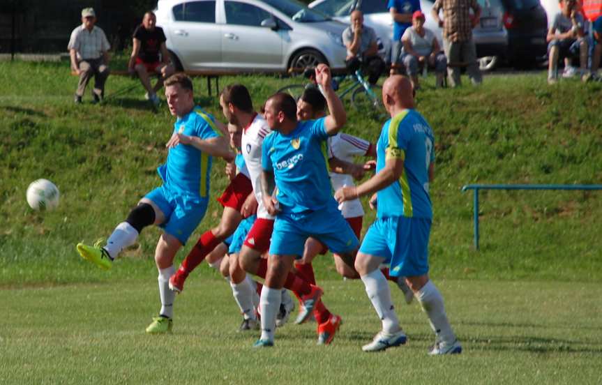 Tempo Nienaszów - Przełom Besko 4-3