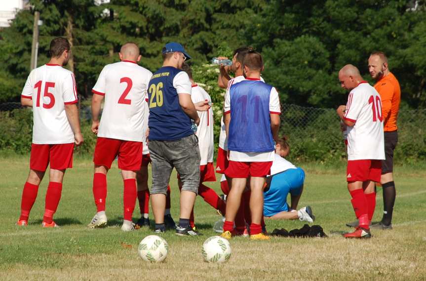 Tempo Nienaszów - Przełom Besko 4-3