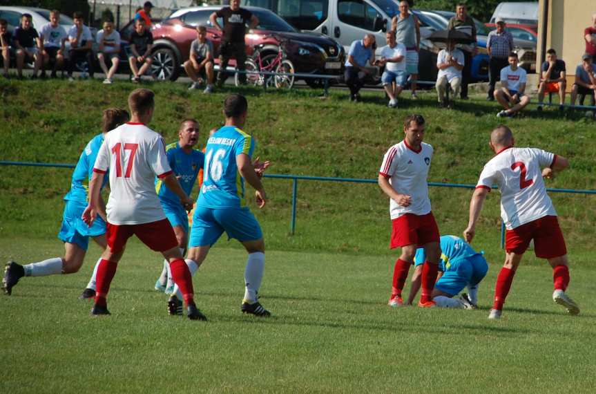 Tempo Nienaszów - Przełom Besko 4-3