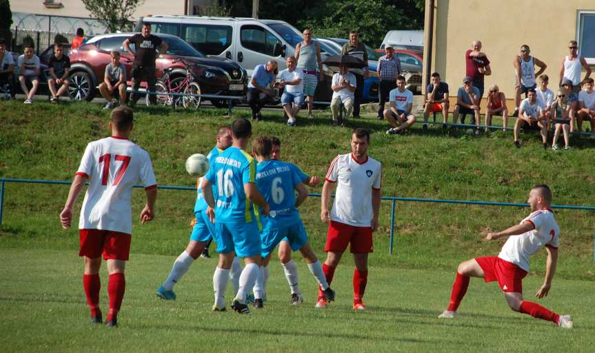 Tempo Nienaszów - Przełom Besko 4-3