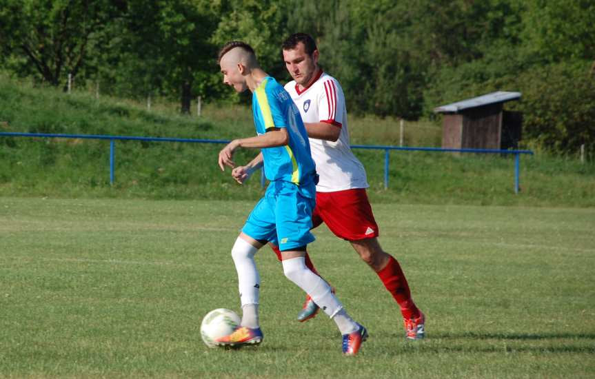 Tempo Nienaszów - Przełom Besko 4-3