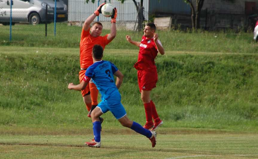 Tempo Nienaszów - Szarotka Uherce 4-2