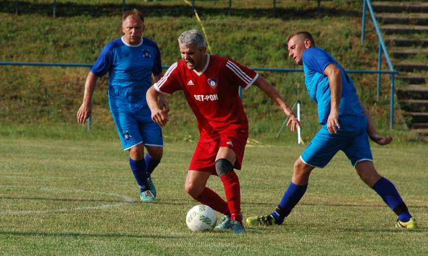 Tempo Nienaszów - Szarotka Uherce 4-2