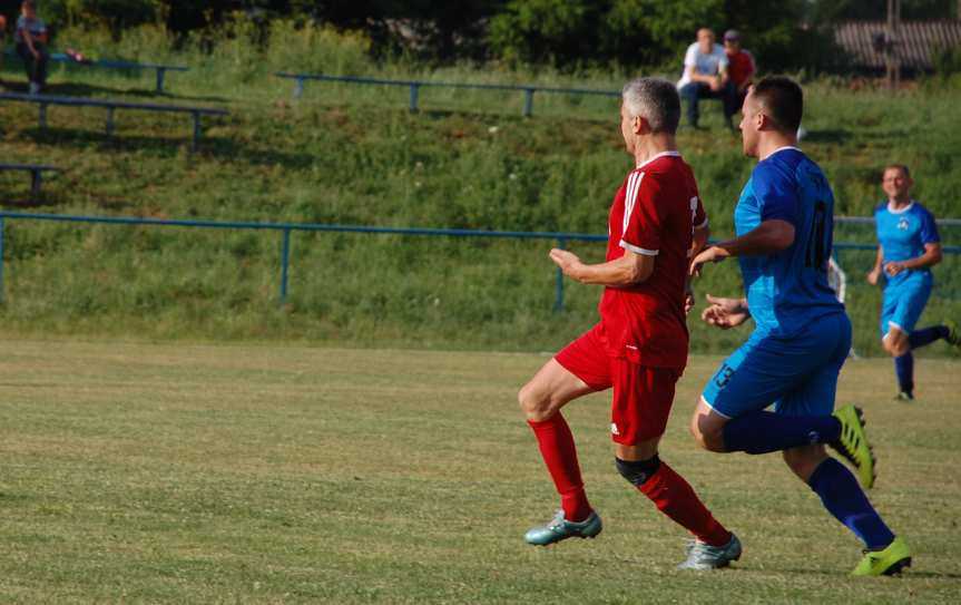 Tempo Nienaszów - Szarotka Uherce 4-2