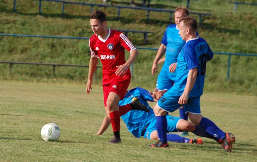 Tempo Nienaszów - Szarotka Uherce 4-2