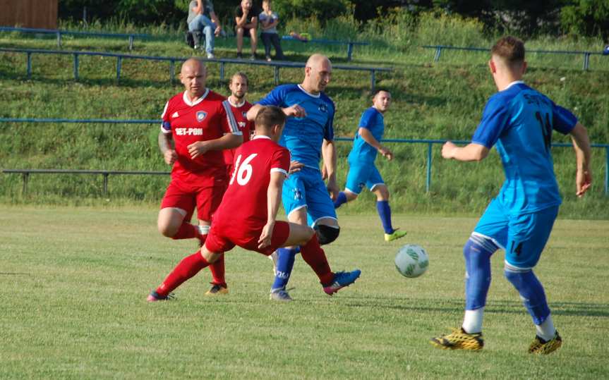 Tempo Nienaszów - Szarotka Uherce 4-2