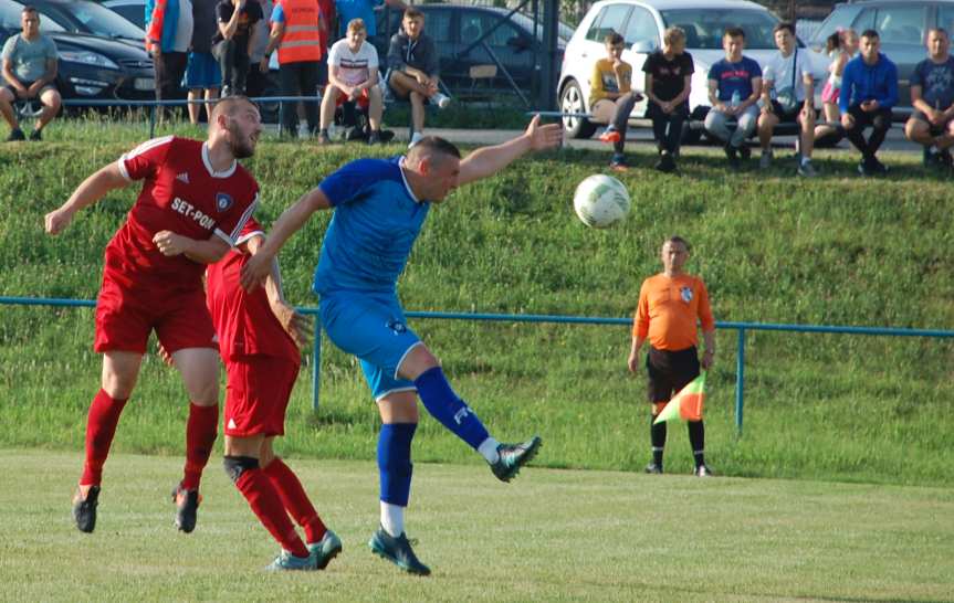 Tempo Nienaszów - Szarotka Uherce 4-2