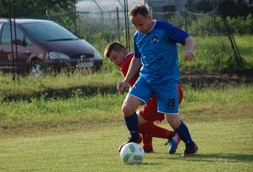 Tempo Nienaszów - Szarotka Uherce 4-2