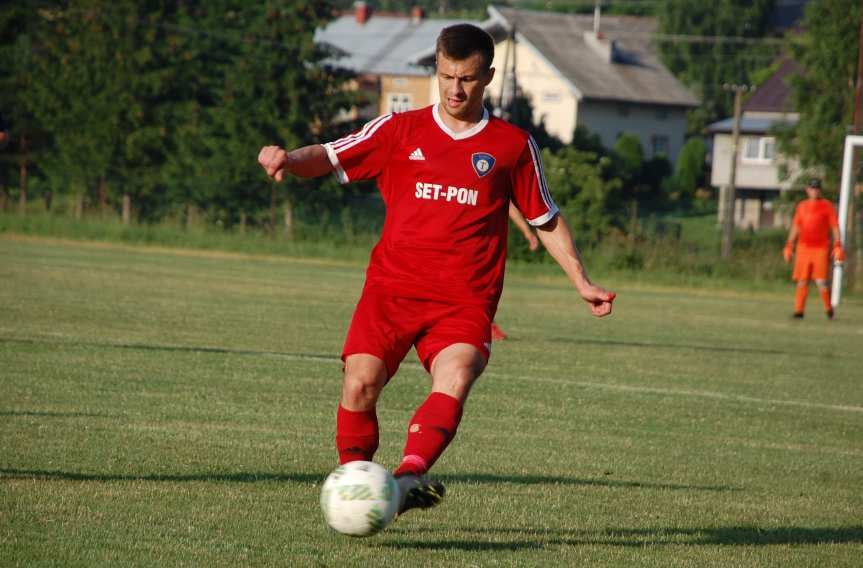 Tempo Nienaszów - Szarotka Uherce 4-2