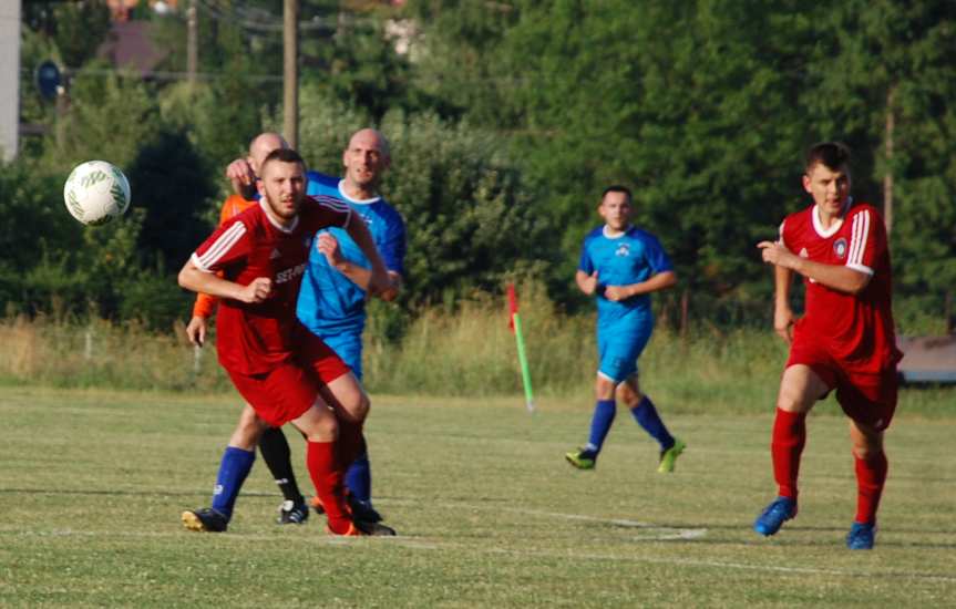 Tempo Nienaszów - Szarotka Uherce 4-2