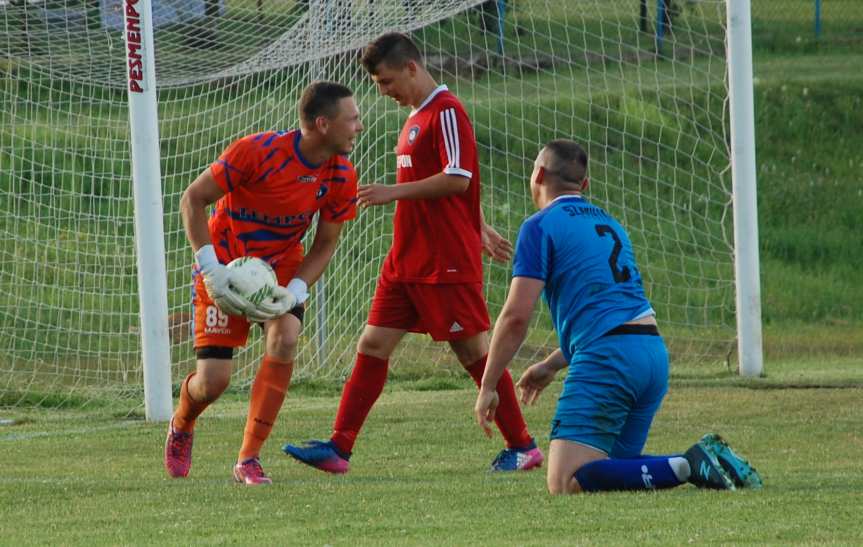 Tempo Nienaszów - Szarotka Uherce 4-2