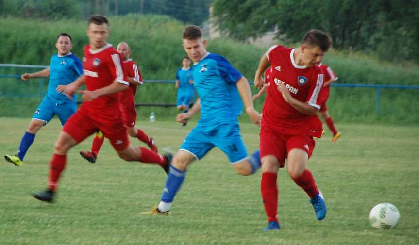 Tempo Nienaszów - Szarotka Uherce 4-2