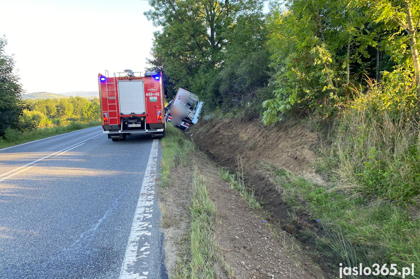 Tir w rowie w Starym Żmigrodzie