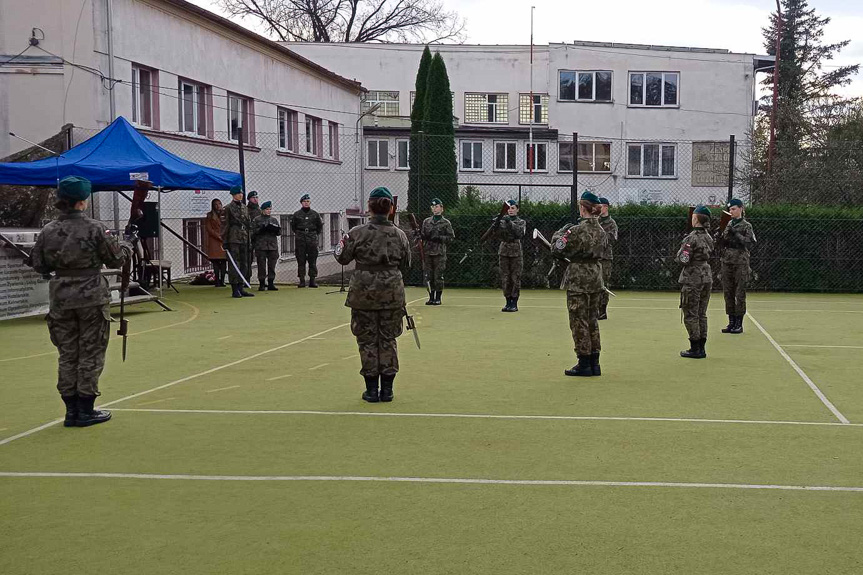 Trzcinica. Ślubowanie klas mundurowych