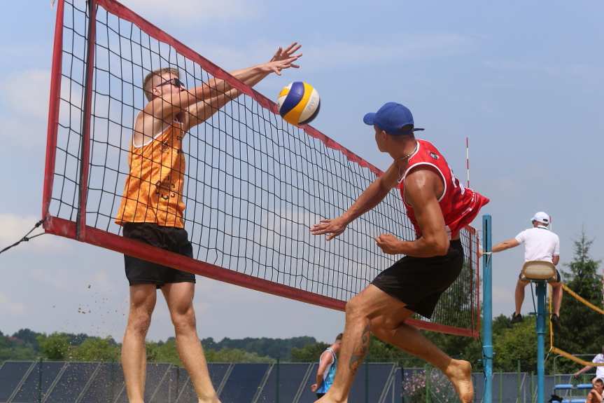 Turniej siatkówki plażowej o puchar burmistrza Jasła