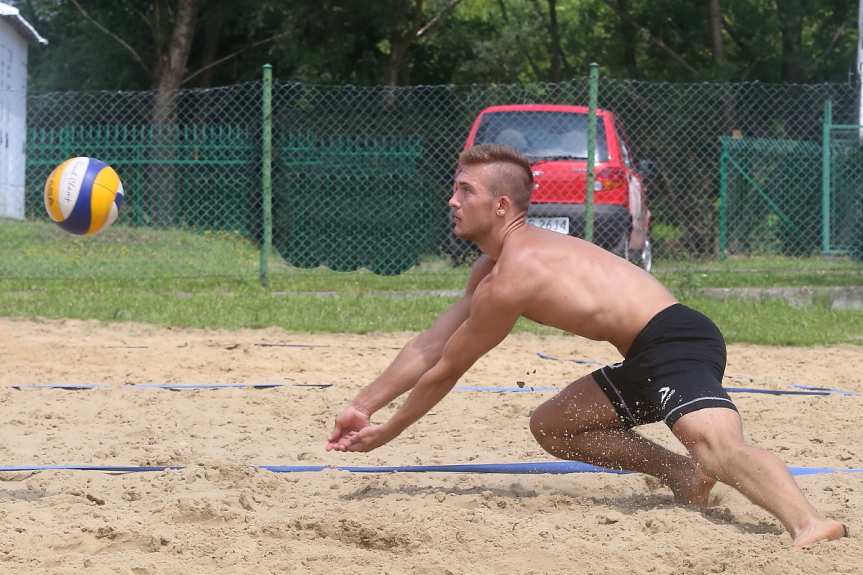 Turniej siatkówki plażowej o puchar burmistrza Jasła