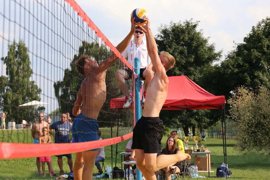 Turniej siatkówki plażowej o puchar burmistrza Jasła