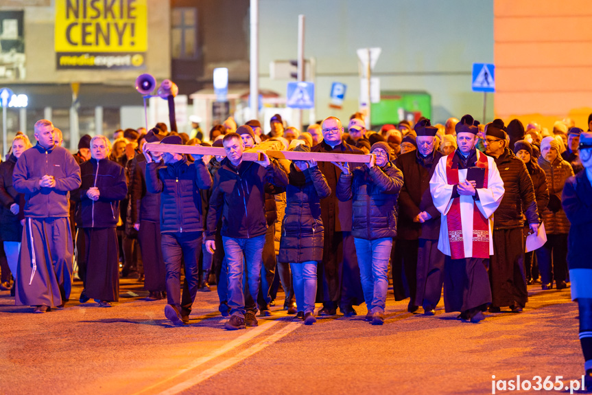 Ulicami Jasła przeszła Droga Krzyżowa