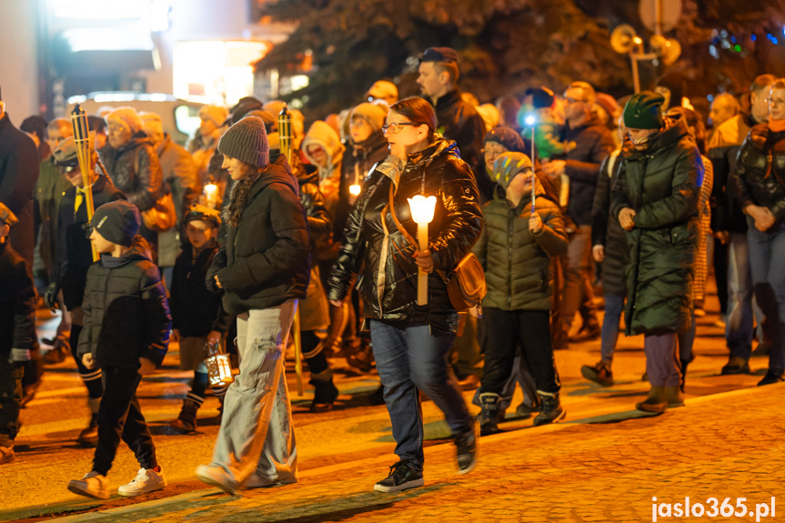 Ulicami Jasła przeszła Droga Krzyżowa