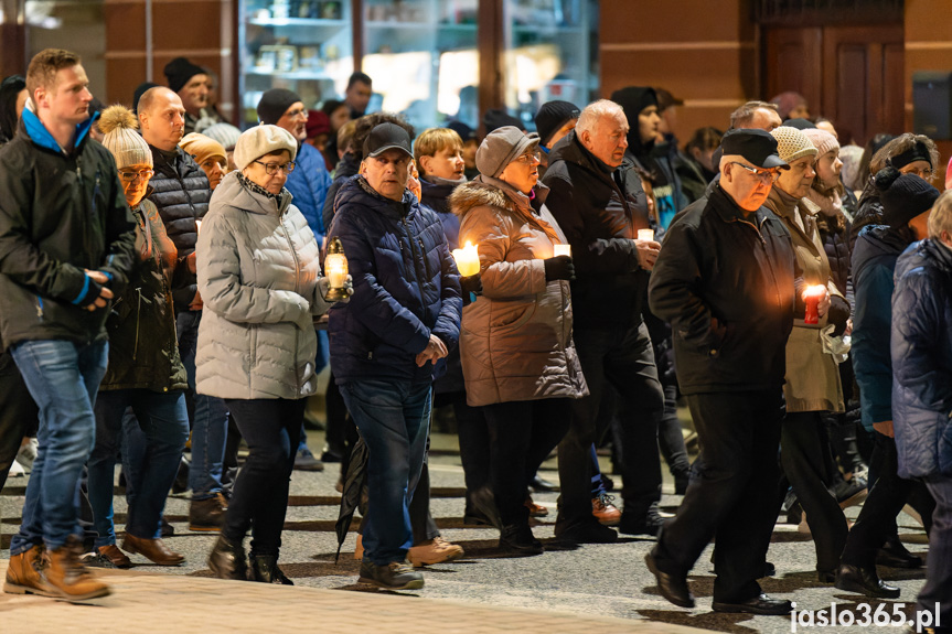 Ulicami Jasła przeszła Droga Krzyżowa