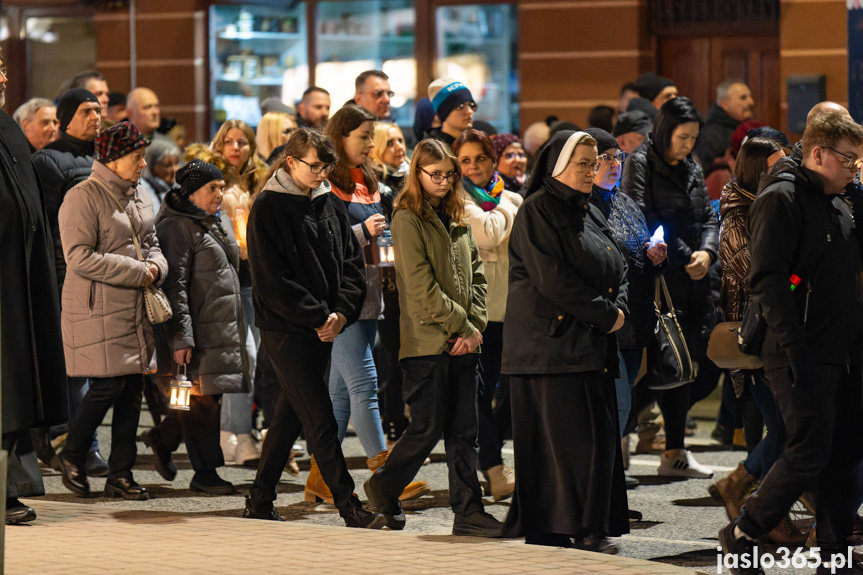 Ulicami Jasła przeszła Droga Krzyżowa