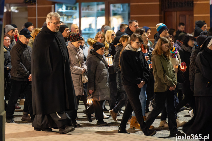 Ulicami Jasła przeszła Droga Krzyżowa