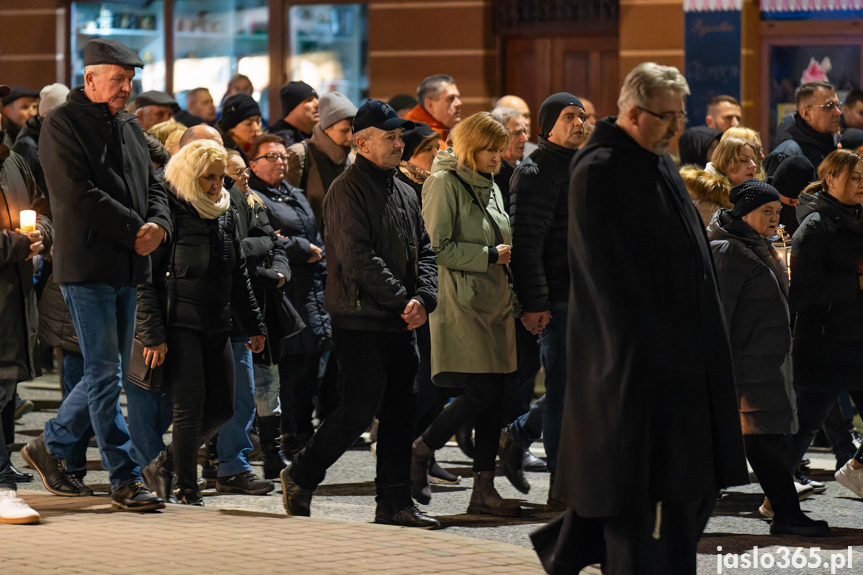 Ulicami Jasła przeszła Droga Krzyżowa