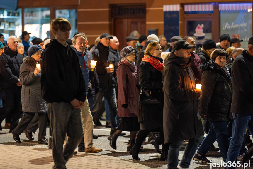 Ulicami Jasła przeszła Droga Krzyżowa