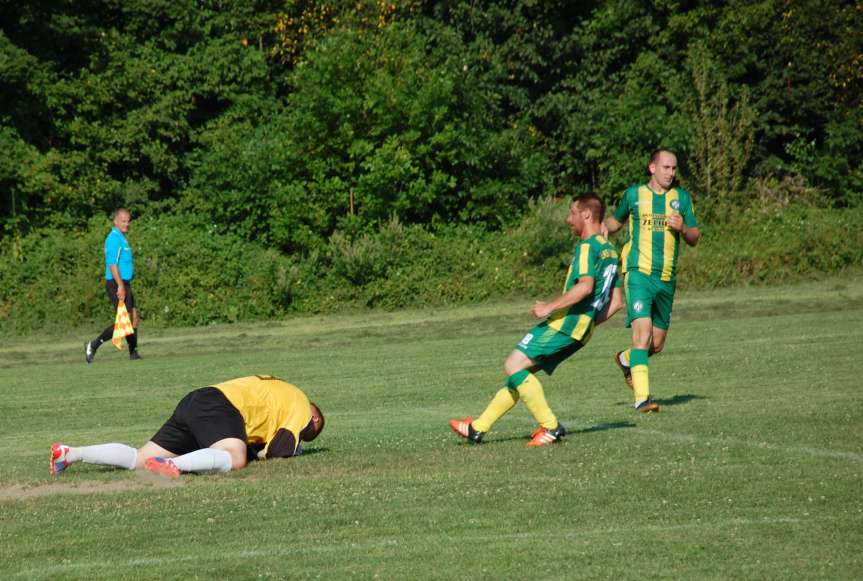 V liga krośnieńska. Mecz LKS Czeluśnica - Iskra Przysietnica 2-0