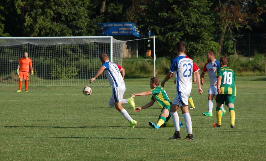 V liga krośnieńska. Mecz LKS Czeluśnica - Iskra Przysietnica 2-0