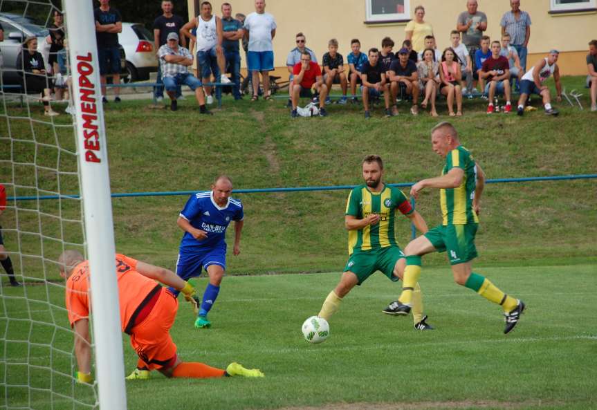 V liga krośnieńska. Mecz Tempo Nienaszów - LKS Czeluśnica 1-0