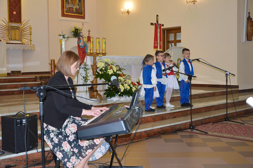 V Regionalny Przegląd Pieśni Maryjnej Ave Maria w Sieklówce