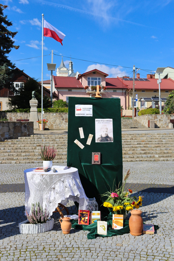 W Dębowcu czytali Nad Niemnem