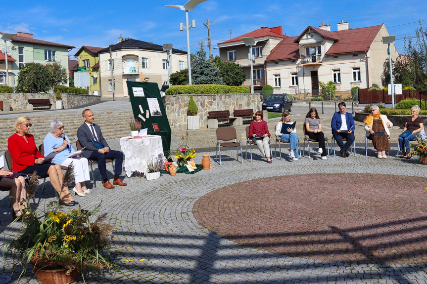 W Dębowcu czytali Nad Niemnem