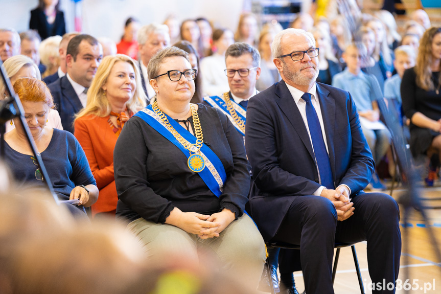 Wręczenie Orderu Uśmiechu prof. Karolowi Myśliwcowi