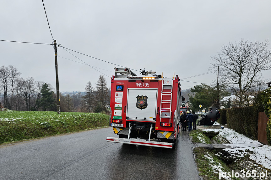 Wypadek w Dobrucowej. Jedna osoba poszkodowna