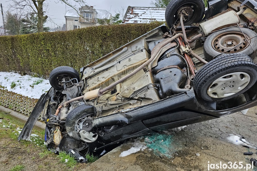 Wypadek w Dobrucowej. Jedna osoba poszkodowna