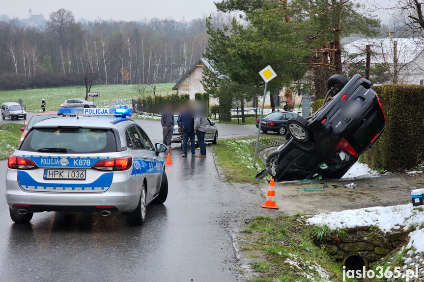 Wypadek w Dobrucowej. Jedna osoba poszkodowna