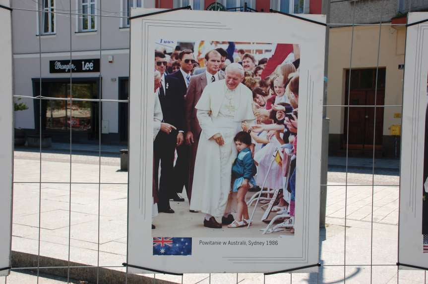 Wystawa w Jaśle z okazji setnej rocznicy urodzin Jana Pawwła II