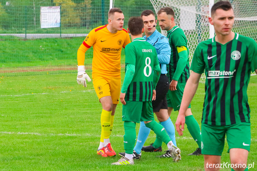 Zamczysko Odrzykoń - Tempo Nienaszów 4:1