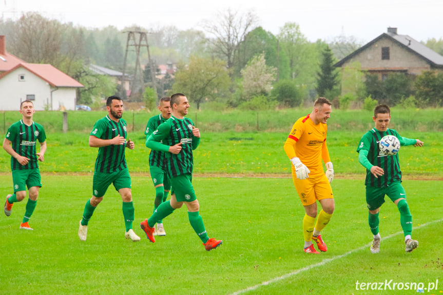 Zamczysko Odrzykoń - Tempo Nienaszów 4:1