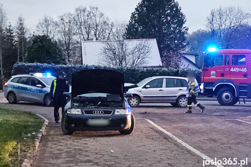 Zderzenie dwóch samochodów w Nowym Żmigrodzie