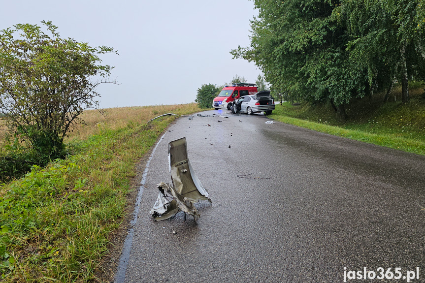 Zderzenie dwóch samochodów w Zarzeczu