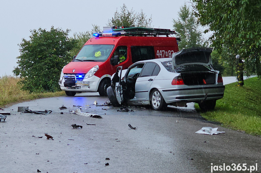 Zderzenie dwóch samochodów w Zarzeczu